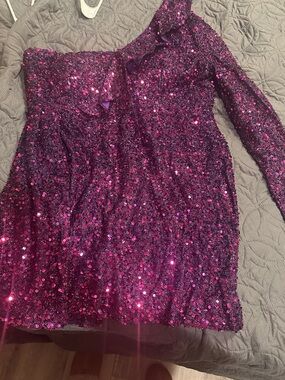 One-Shoulder Sequin Mini Dress - Magenta